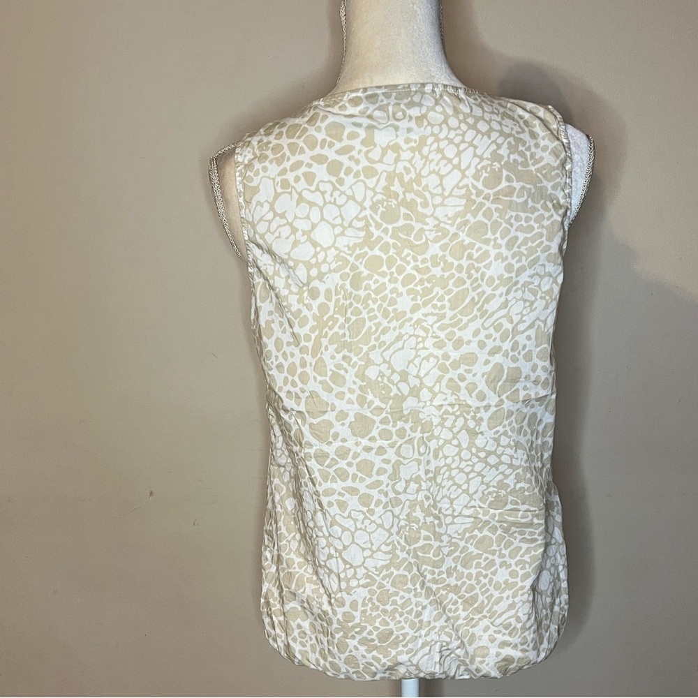 ⭐️ 3 For $15  LOFT Animal Ruffle Top - Picture 4 of 8